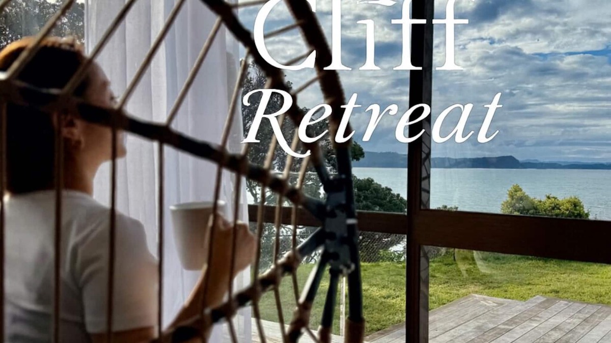 Stanmore Bay House | 49 Cliff Retreat