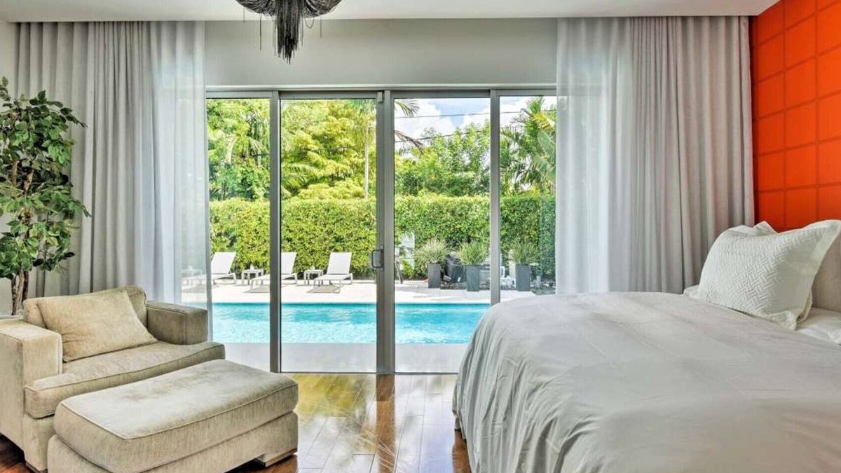 Keystone Point House | 4b/3.5ba Modern Miami Villa Oasis w/Private Pool!