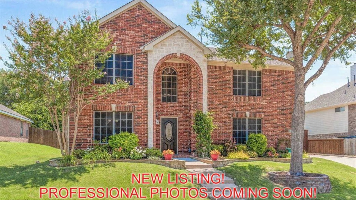 McKinney House | 4BD/2.5BA w Backyard, HotTub, Firepit, Cinema, BBQ