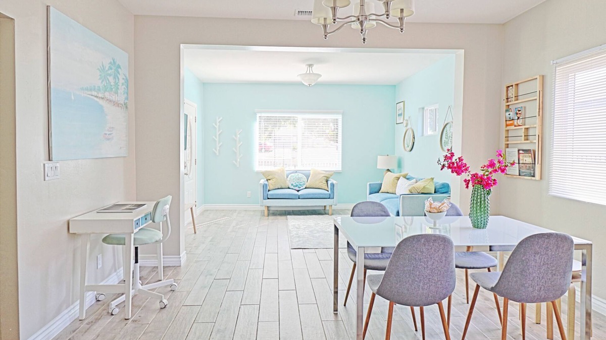 Logan Heights House | 4bd/2bth private parking, 8 min to Gaslamp, Zoo