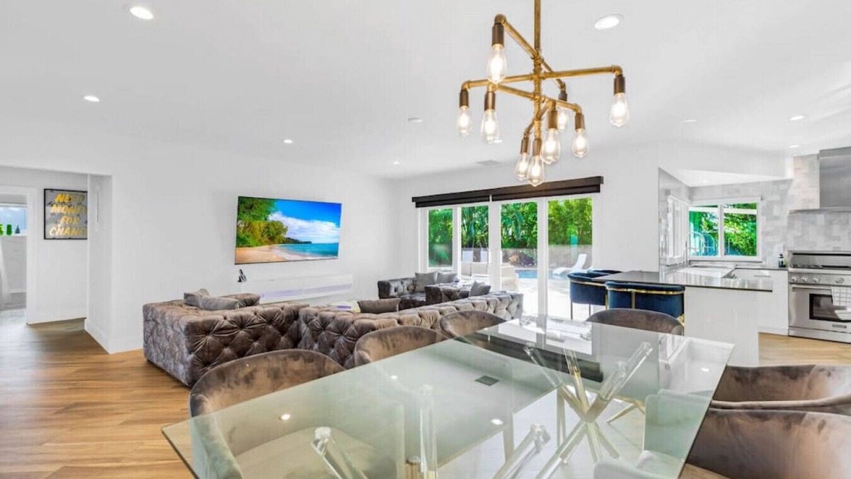 Fort Lauderdale House | ★4BD/4BA Family Retreat Near The Beach. Heated Pool
