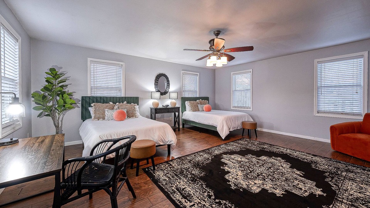 Emsworth House | 4bd Modern Victoria: 20 mins to Pittsburgh Airport