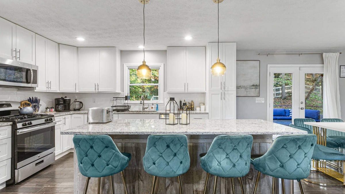 Blackwells House | 4bed/3 bath Marietta- Monthly- flexible Stays- Pet Friendly