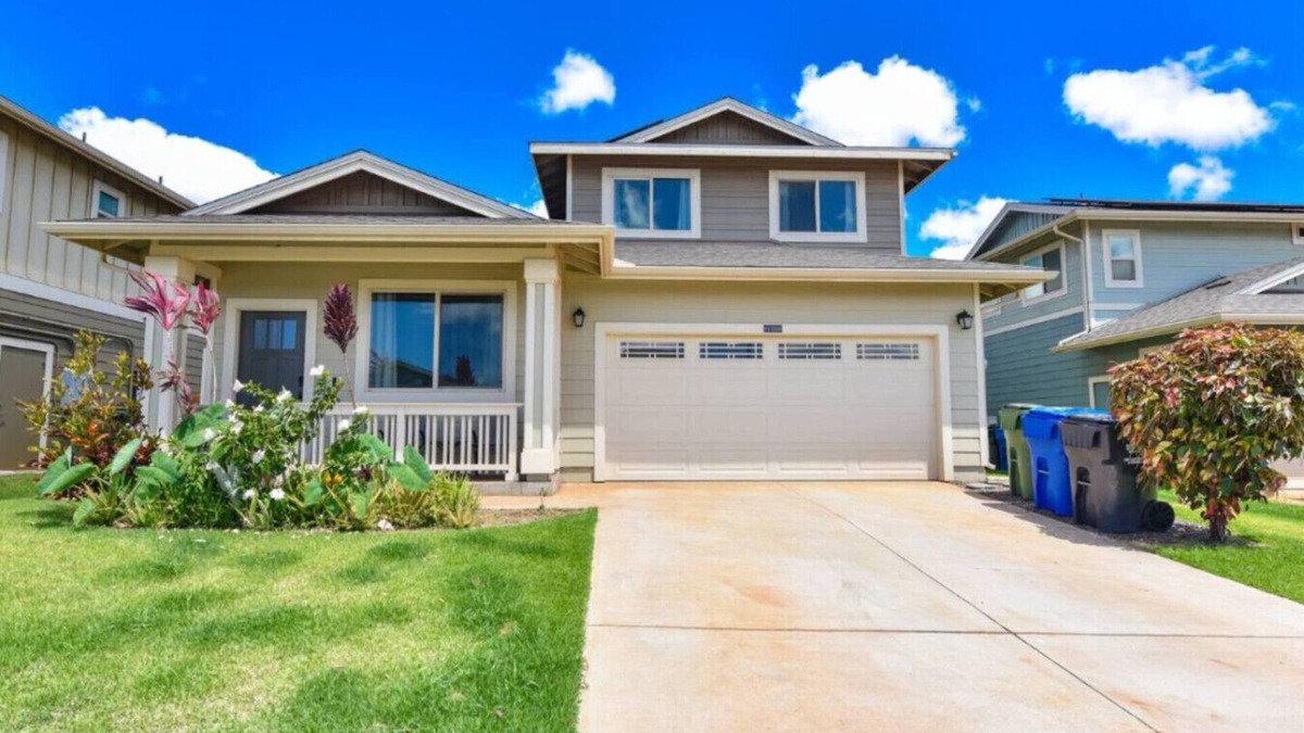 Ewa Apartment | 4BR/2.5BA New Build | Pool | W/D | Garage | Park