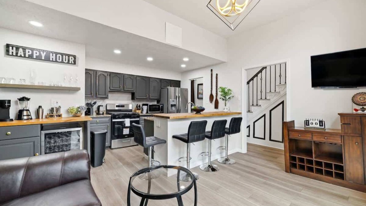 Pittsburgh House | 4BR 2BA Perfect for Relaxation, 9 Mins to Downtown