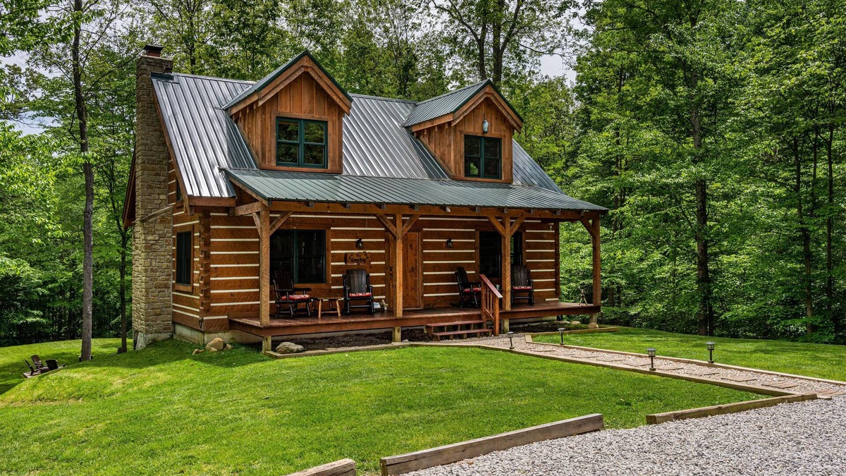 Morgantown Cabin | 4BR, 3BA