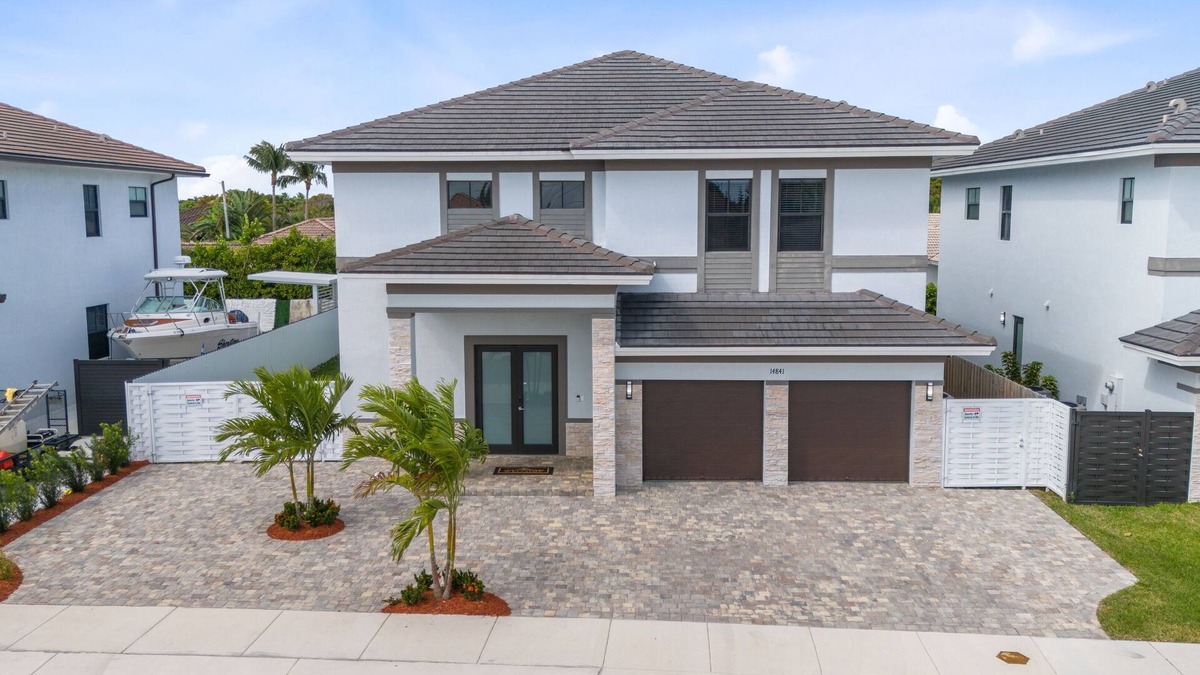 Ludlam Villa | 4BR/4BTH Miami Oasis: Stylish Retreat w/BBQ & Trampoline - Near Beach & Airport
