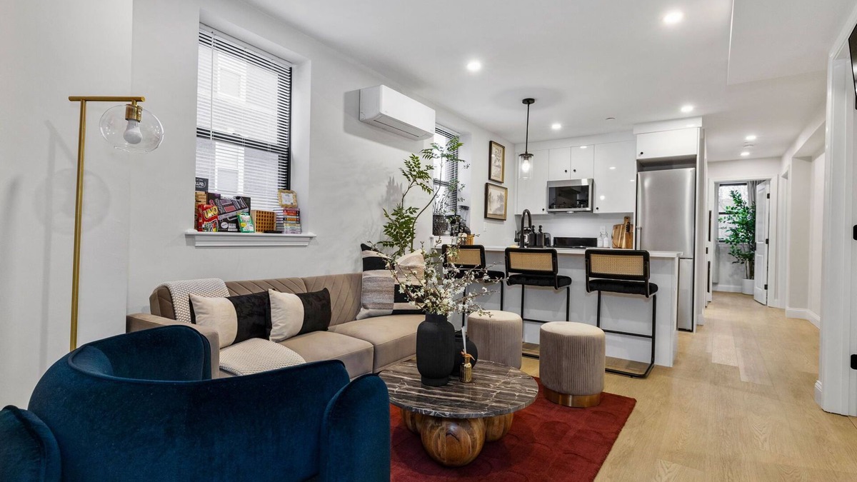 North End Apartment | 4BR Boston Home 5 minutes walk to Subway