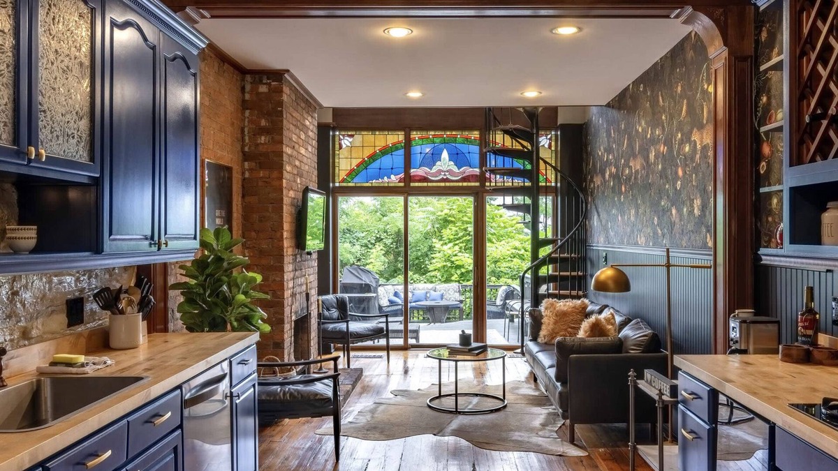 Mount Adams House | 4BR Bridal/Group Retreat, Walkable, Skyline Views