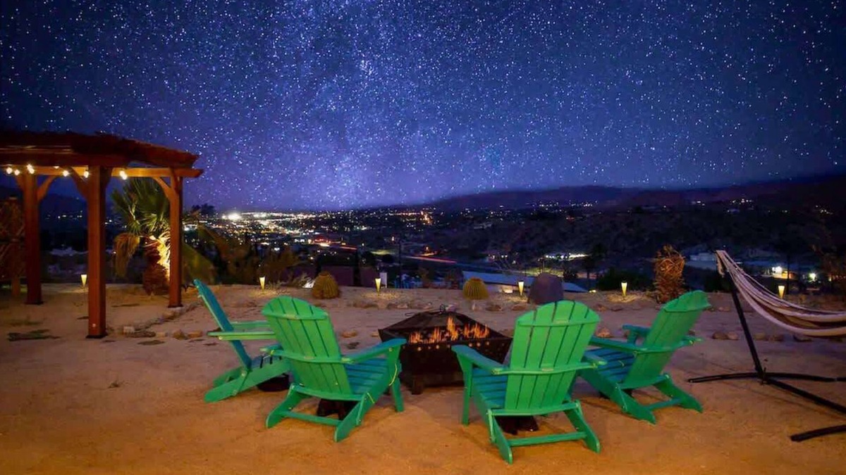 Yucca Valley House | 4BR Hilltop House - Hot Tub, Amazing View & Bocce