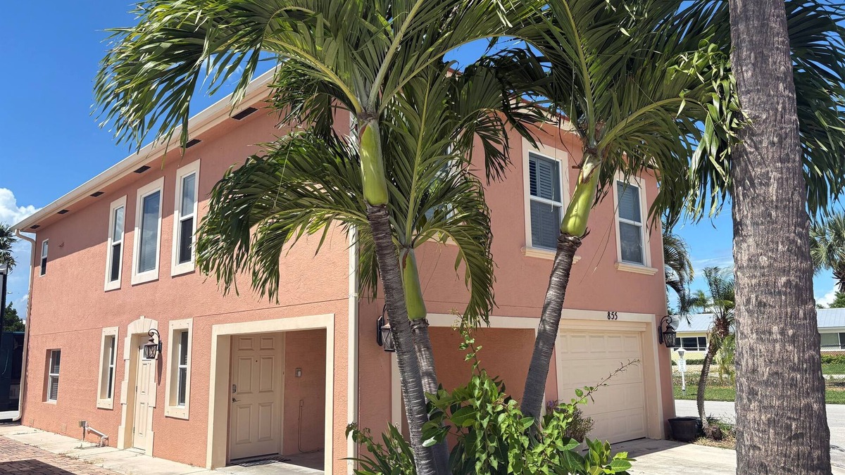 Hutchinson Island South House | 4BR House in Ocean Resort w/Private Beach, Pool, Pickleball, Marina, and More!