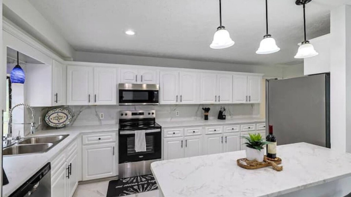 Ocala House | 4Br Pool Home Centrally Located in sunny SW Ocala all situated on half acre!