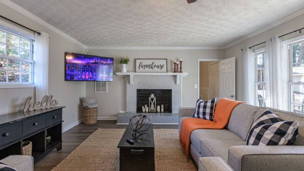 Cartersville House | 4BR Ranch 1 Mile to Downtown Cartersville