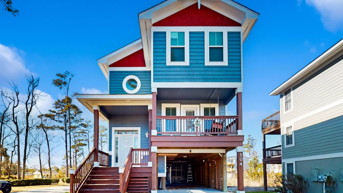 Colington House | 4BR remodeled home w/pool, game room, firepit, W/D