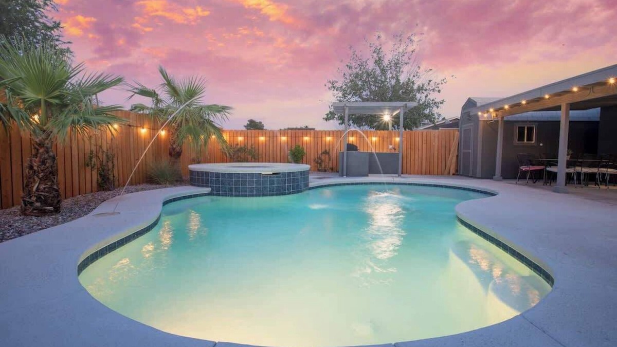 Henderson House | 4BR Stunner with Pool & Amazing Backyard!
