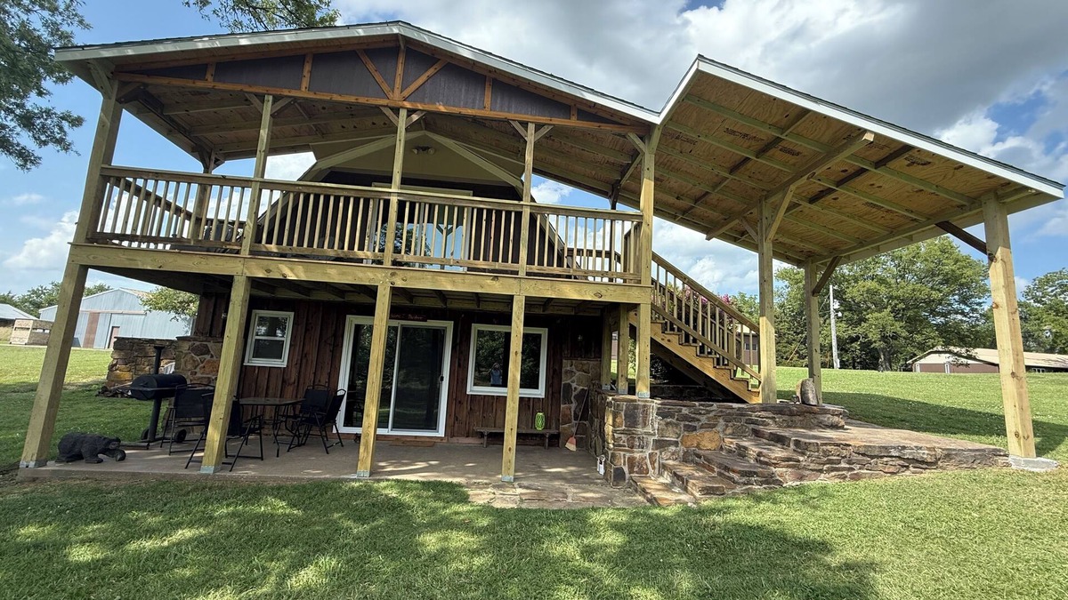 Sycamore Cabin | 4F Hunting Cabin Retreat in rural Cherryvale, KS
