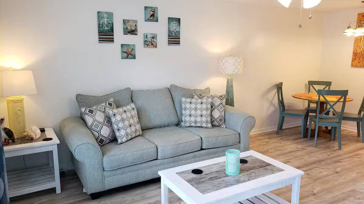 Bearss Plaza House | 4k TV's, Soft Mattress, Remodeled, Moffitt, USF