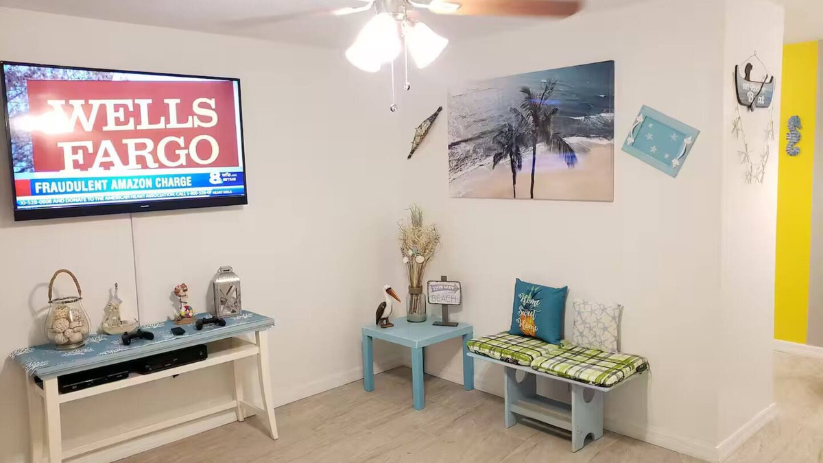 Bearss Plaza House | 4k TV's, Soft Mattress, Remodeled, Moffitt, USF