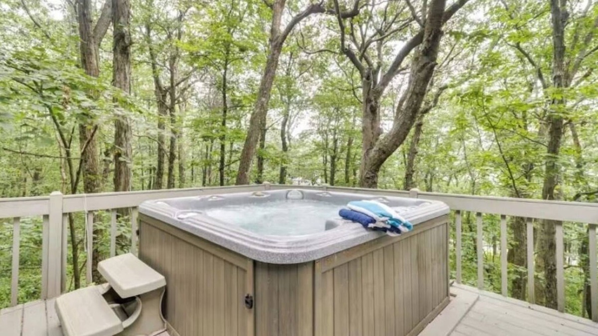 Chestnut Springs House | 4min to Ski: Mntn View Hot Tub Foosball Fireplace
