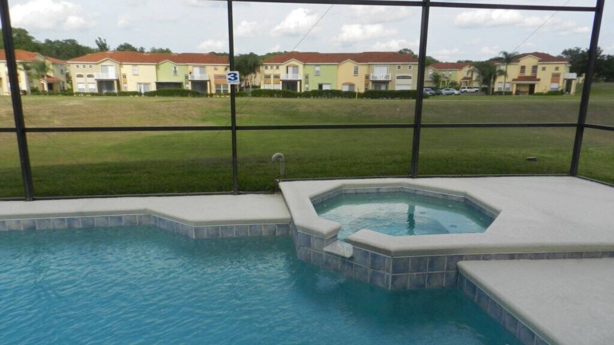 Briargrove House | 5/4 Pool Home With THREE Master Suites In Coveted Windwood Bay Community