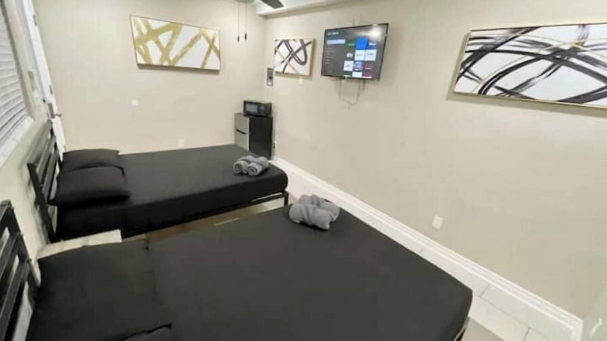 Sunrise Manor Apartment | 5. 6.8Mi To E.D.C 10.9Mi To strip 7Mi To Fremont