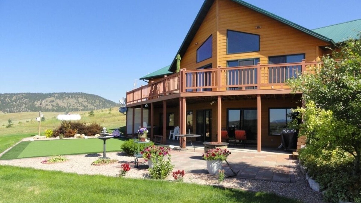 Sundance House | 5 Acre Custom Home for Rally