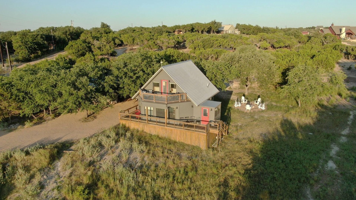 Dripping Springs House | 5 Acre. Enjoy sunset at “Bungalow" TyRosa Ranch near wineries and venues