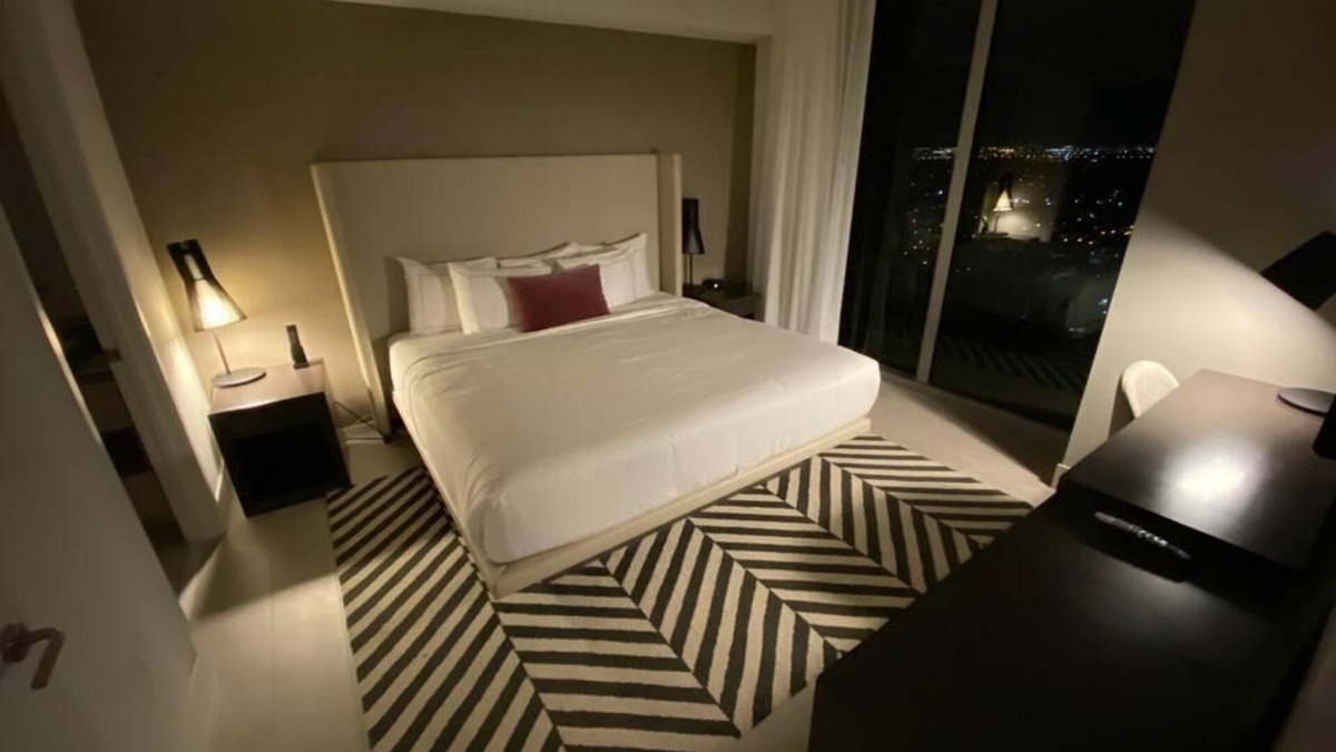 Hallandale Beach Condo | 5 🏙AMENITIES + LUXURY CONDO IN THE SKY