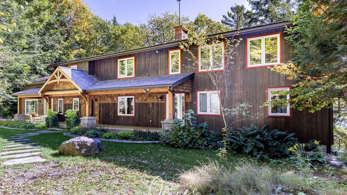 Seguin Cottage | 5 bed 5 bath cottage on Lake Rosseau