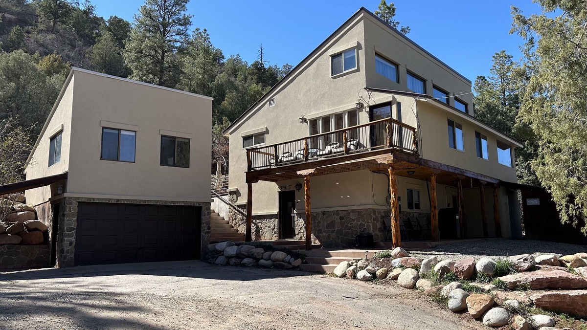 Durango Cabin | 5 Bed/3 Bath near Purgatory, Hot Springs & Downtown Durango