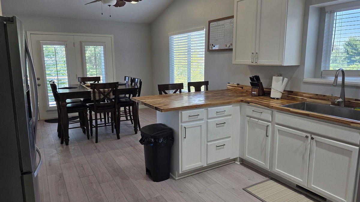 Hyde Park House | 5 Bed, 3 Bath Spacious Home