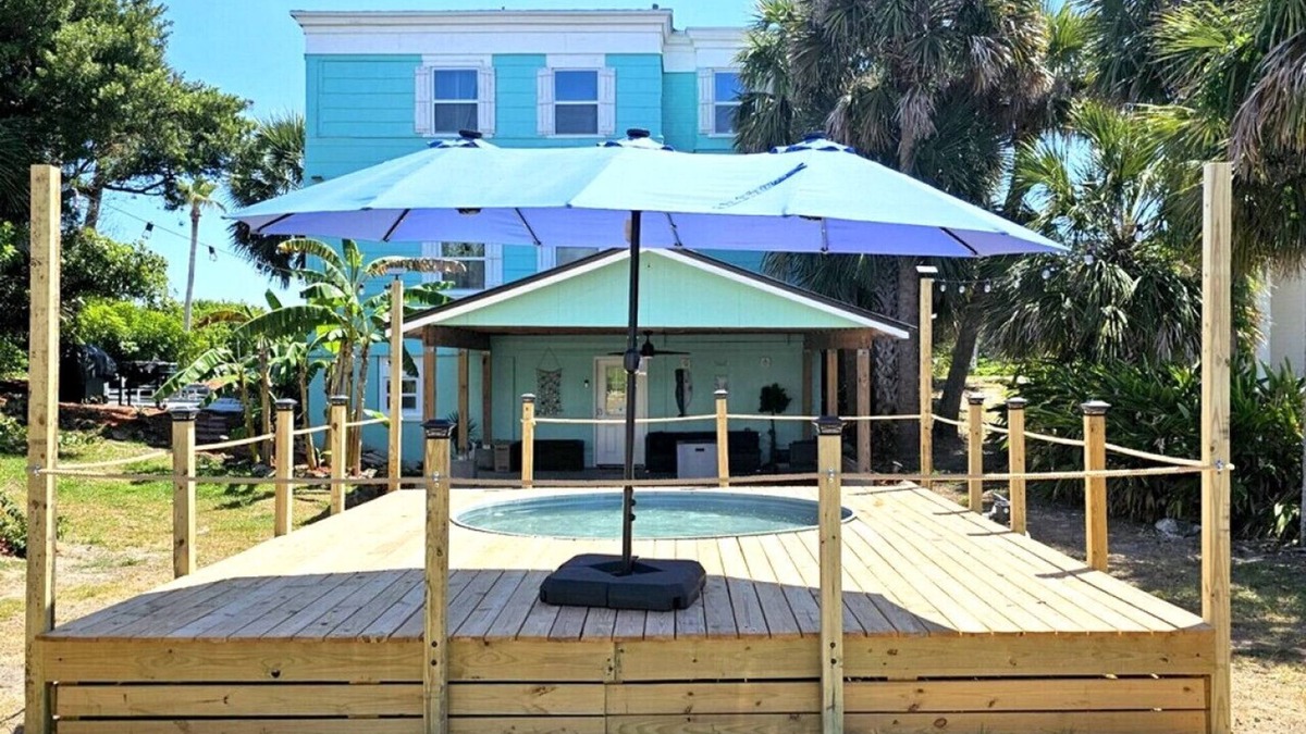 River Ridge Estates House | 5 bed 4 bath pool table, fire pit, walk to beach