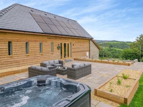 Builth Wells House | 5 Bed in Builth Wells 92709