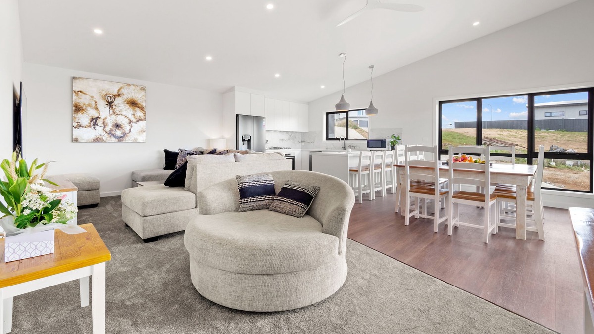 Jindabyne House | 5 Bed Luxury Home | Snowy Mountains | Sentinel Chalet | Jindabyne | Sleeps 14