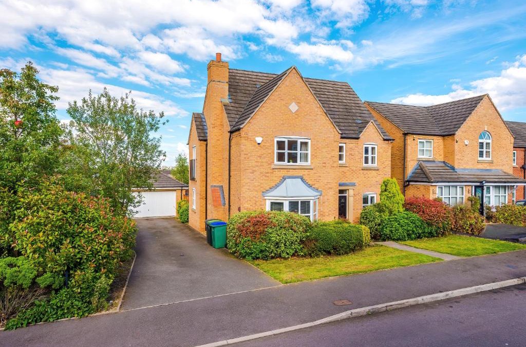 Oldbury House | 5 Bedroom! 2.5 Bathroom ! Contractors and Groups ! Free Parking! Large Driveway! NEW BUILD HOUSE!