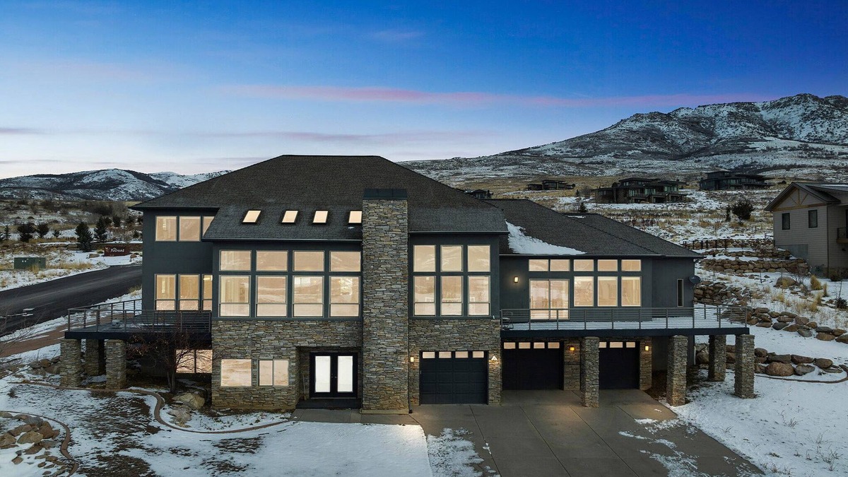 Wolf Creek House | 5 Bedroom, 4 Bath Beautifully Decorated Ski House