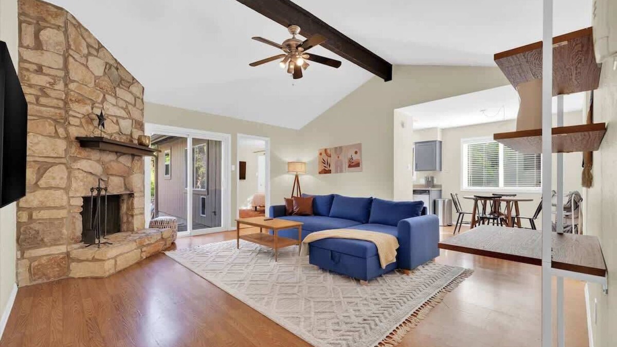 Barton Hills House | 5 Bedroom 4 Bath Zilker Villa Big Yard in Zilker Barton Hills