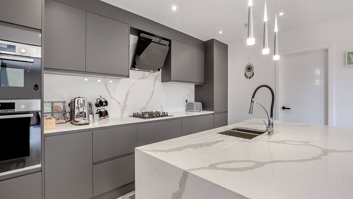 East Grinstead Cottage | 5 bedroom accommodation in East Grinstead