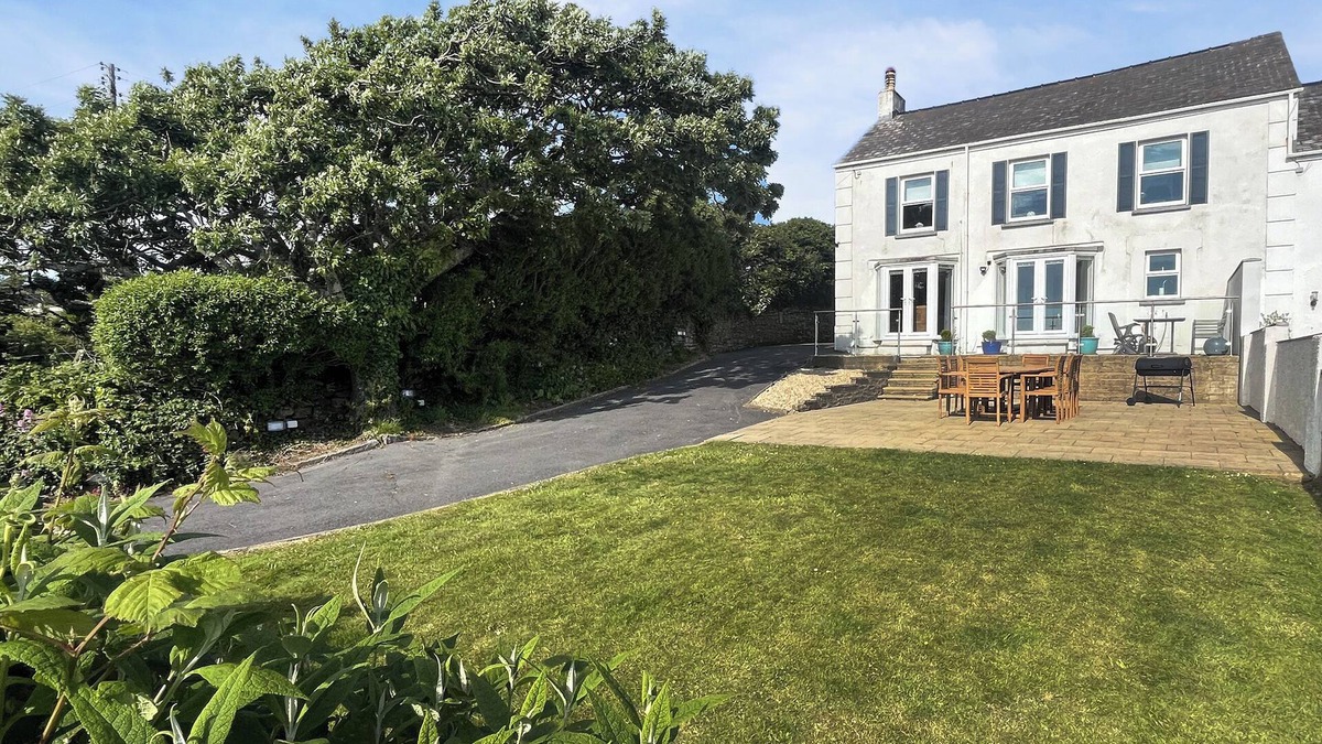 Little Haven Cottage | 5 bedroom accommodation in Little Haven, near Haverfordwest