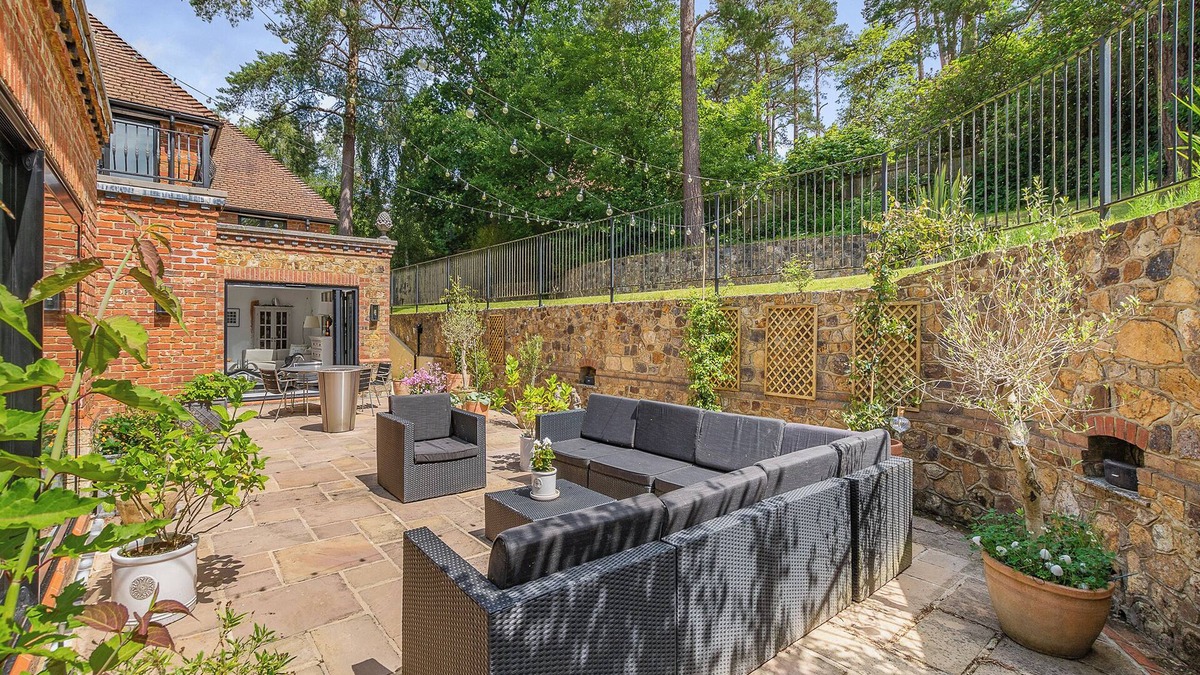 Crowborough Cottage | 5 bedroom accommodation in Crowborough