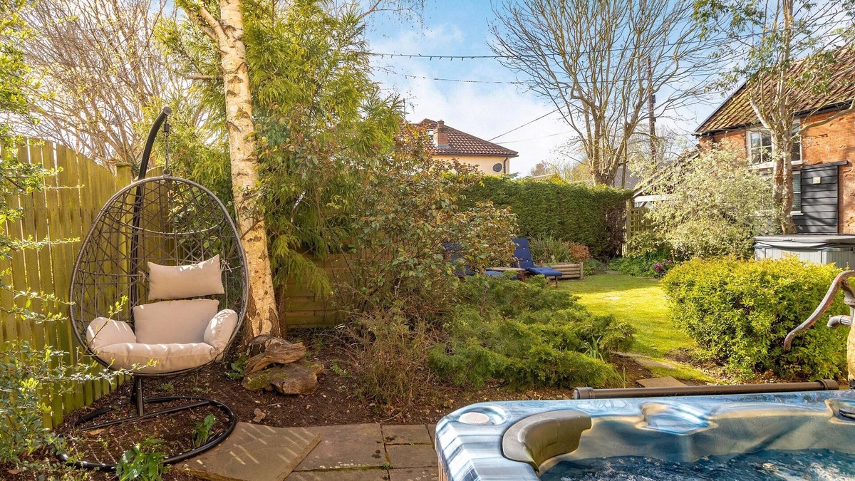 Saham Toney Cottage | 5 bedroom accommodation in Saham Toney