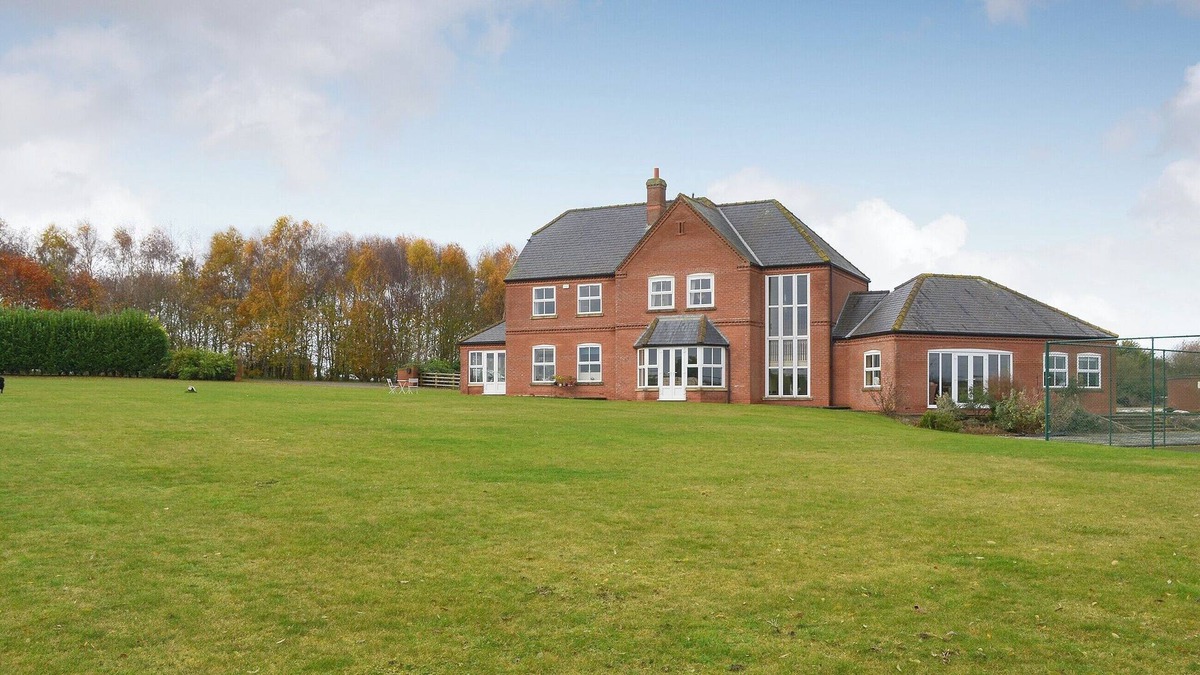 Potterhanworth Cottage | 5 bedroom accommodation in Potterhanworth, near Lincoln
