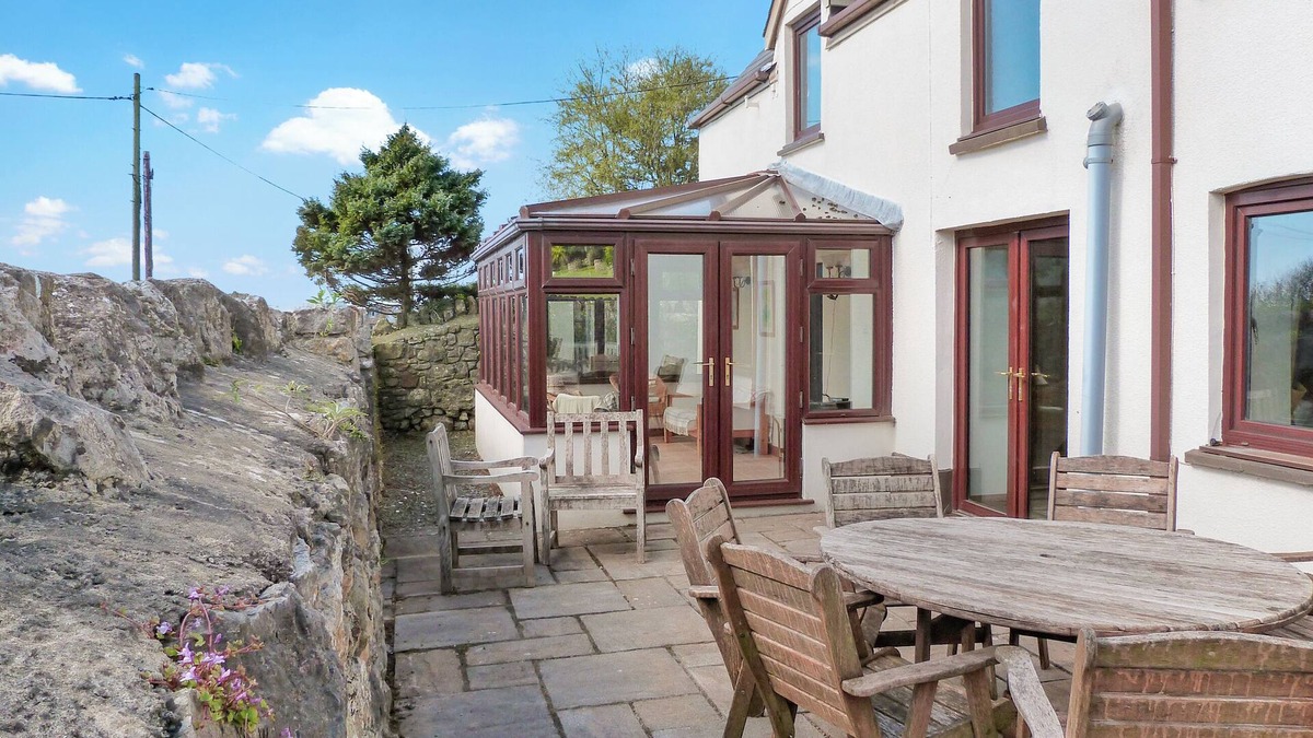 Horton Cottage | 5 bedroom accommodation in Horton, near Gower
