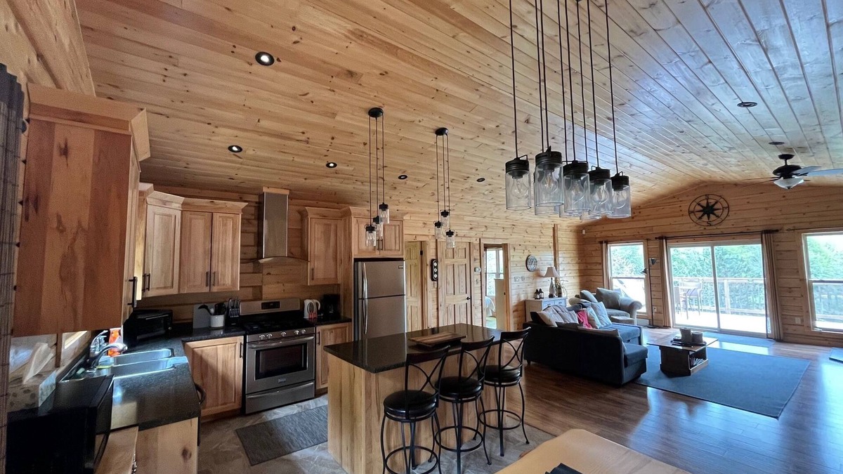 Minden Hills Cottage | * 5 bedroom * All season Waterfront Minden Cottage Sleeps 10 Rental property