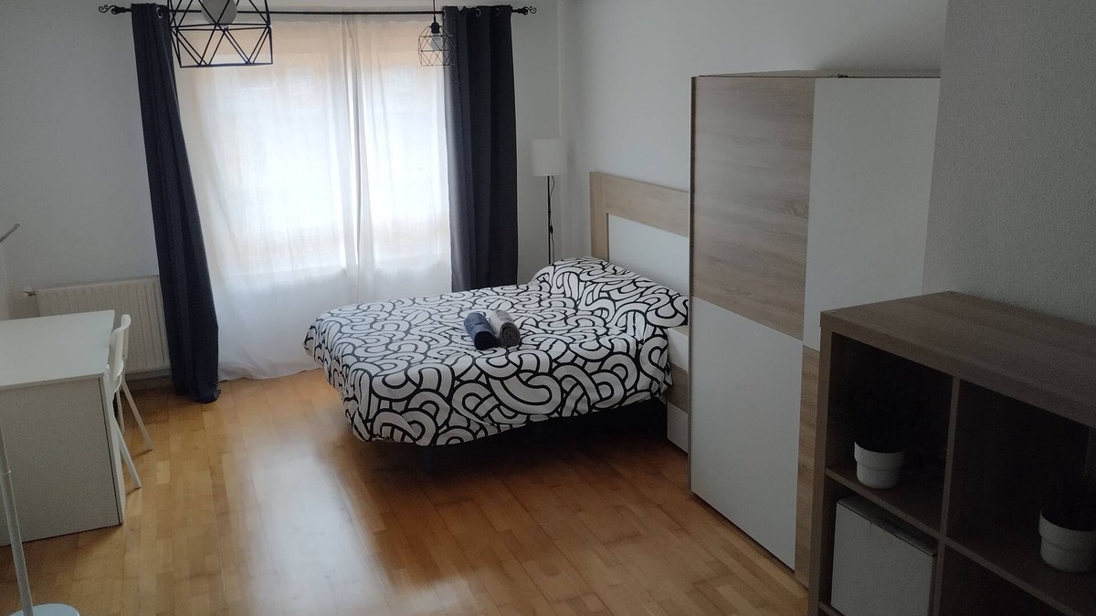 San Lazaro y Otero Condo | 5-bedroom apartment in Oviedo (with green views and good communications)