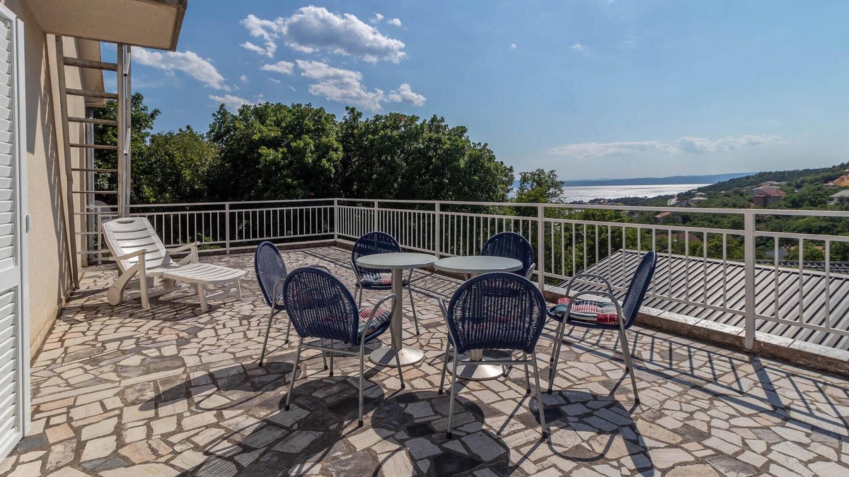 Povile House | 5 bedroom awesome home in Povile