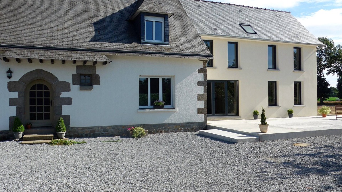 Combourg Bed & Breakfast | 5 Bedroom Bed & breakfast in Combourg