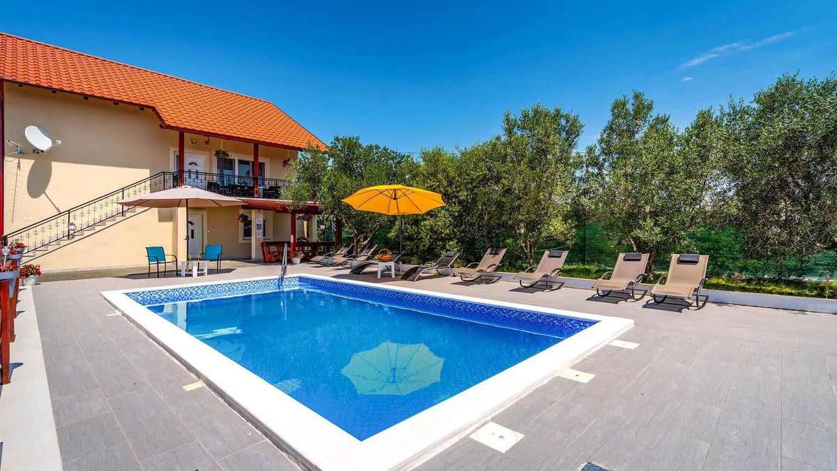 Suhovare House | 5 bedroom cozy home in Suhovare