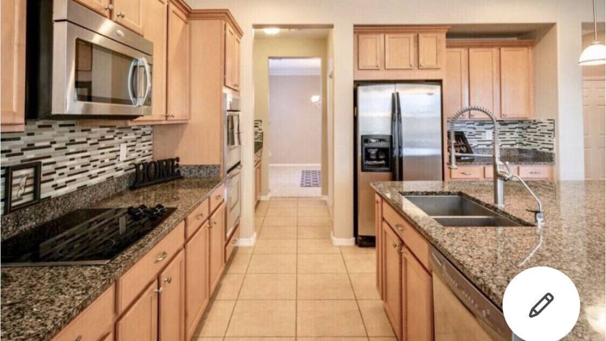 Palm Valley House | 5+ bedroom Executive Desert Retreat - perfect for longer stays!