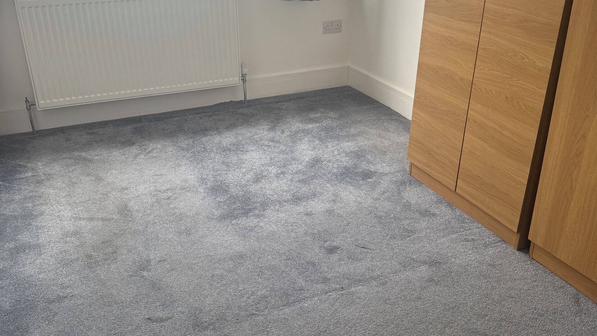 Enfield Highway House | 5 Bedroom Full House Enfield London Parking 2 Cars,Great Location,Massive garden